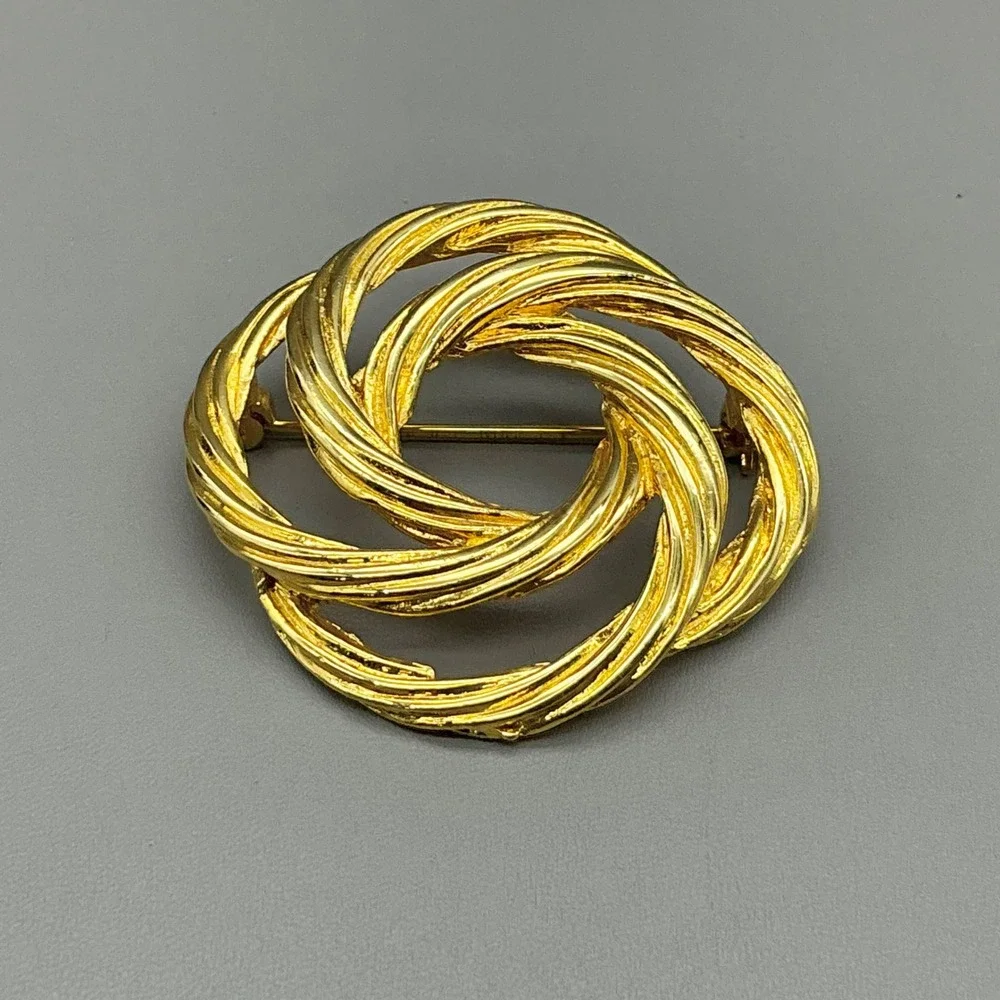 Twisted Rope Knot Brooch Pin Women Gold Tone Textured Round Circular Jewelry